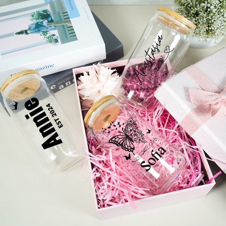 Mason Life Personalisierte Glas mit Initia Name- Glas mit Deckel und Strohhalmen, Eiskaffee Becher 530 ml-Personalisierte Geschenk für Muttertag, Geburtstag, Hochzeit